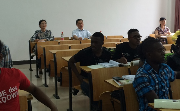 罗校长听课1.png 罗校长听课1.png